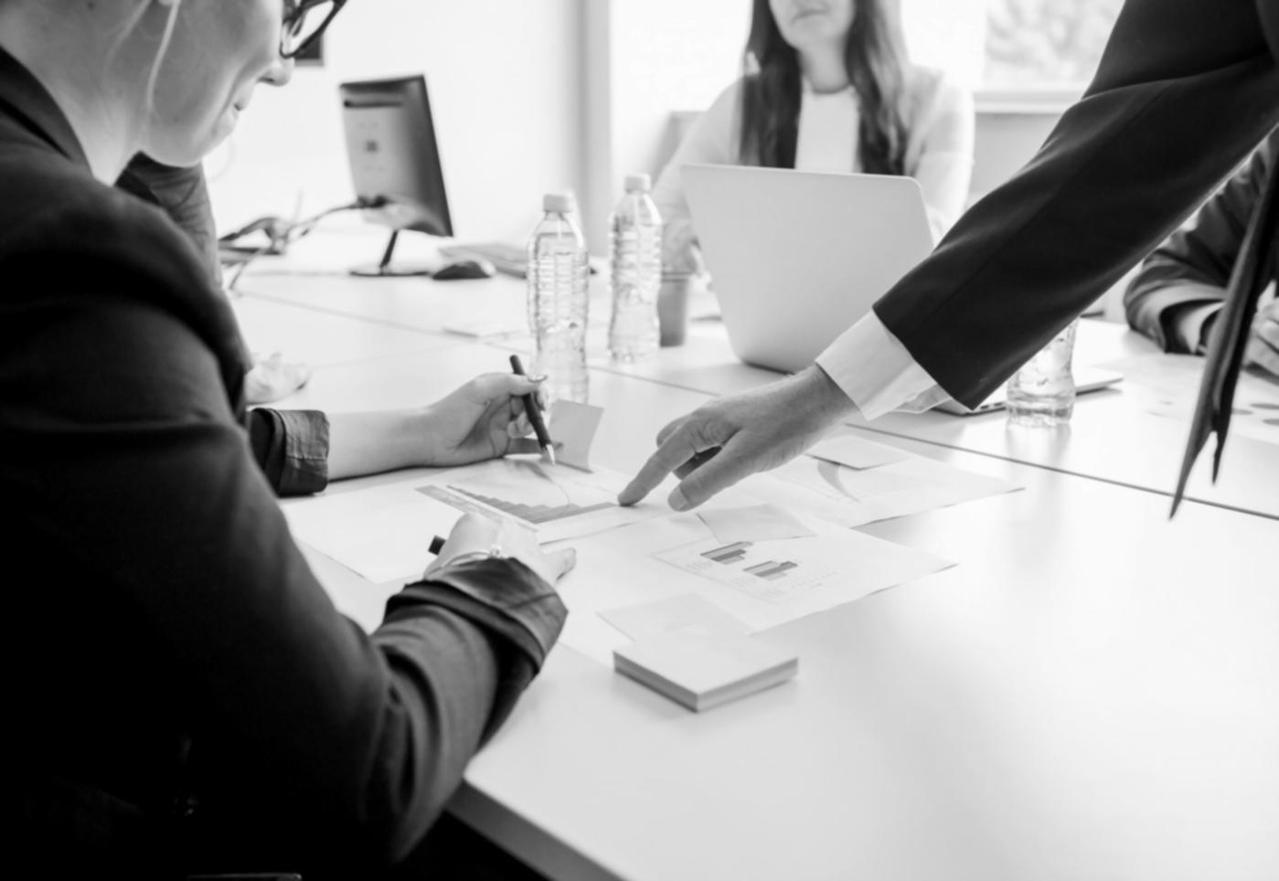 Oficina de Explorenomadx en Murcia especializada en análisis financiero industrial